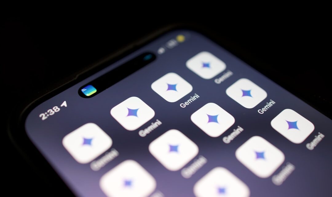 Gemini na smartfonie: Jak wykorzystać mobilną aplikację Google AI do codziennych zadań?