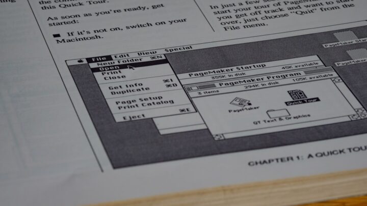 Jak wykorzystać długi kontekst Claude AI do analizy obszernych dokumentów i tworzenia podsumowań?