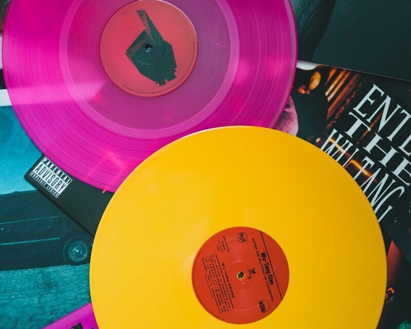 Porównanie platform do generowania muzyki AI: Suno vs Udio vs Beatoven.ai – Kiedy wybrać którą?