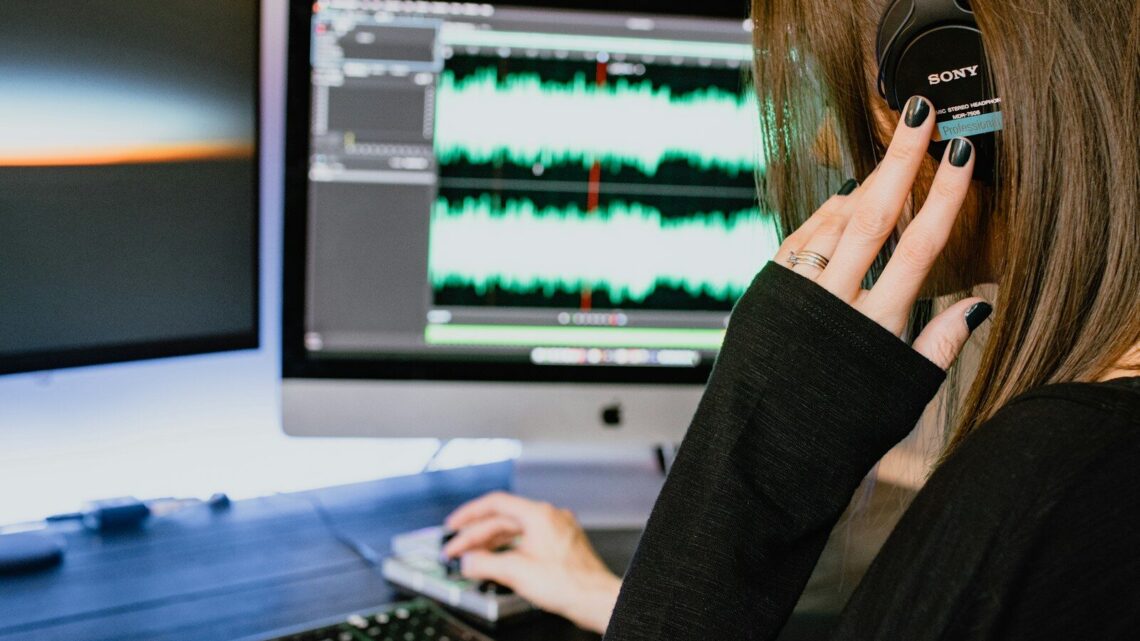 ElevenLabs nie generuje mowy? Szybkie rozwiązania typowych problemów z syntezą głosu.