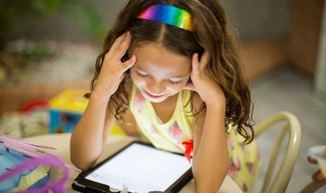 AI w adaptacji treści edukacyjnych dla uczniów ze specjalnymi potrzebami (np. dysleksja, ADHD): Jak tworzyć spersonalizowane pomoce naukowe i materiały wideo z ElevenLabs i ChatGPT