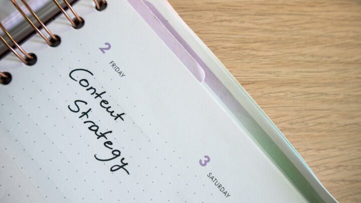 AI w planowaniu strategii content marketingowej: Jak ChatGPT i Gemini pomagają w analizie słów kluczowych i tworzeniu kalendarza treści?