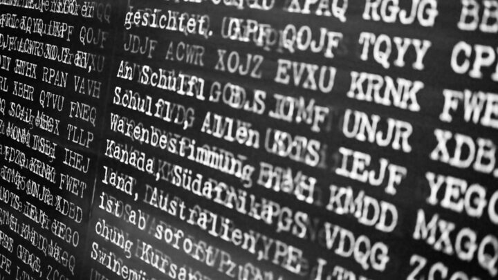 AI w wykrywaniu i korygowaniu błędów stylistycznych i gramatycznych w języku polskim: Jak modele językowe poprawiają jakość tekstu (ChatGPT, Claude AI)