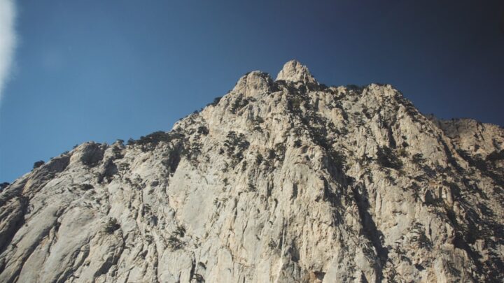 Jak wykorzystać AI do personalizacji planów podróży i rekomendacji atrakcji turystycznych (z uwzględnieniem specyfiki polskiego rynku)