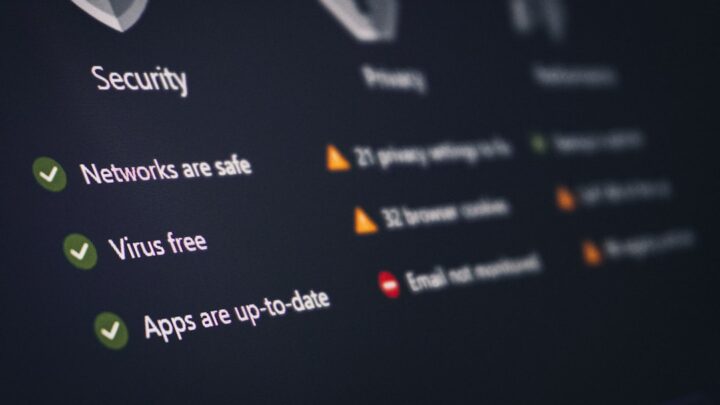 Ochrona danych osobowych w erze AI: Jak bezpiecznie używać narzędzi takich jak ChatGPT i Gemini?