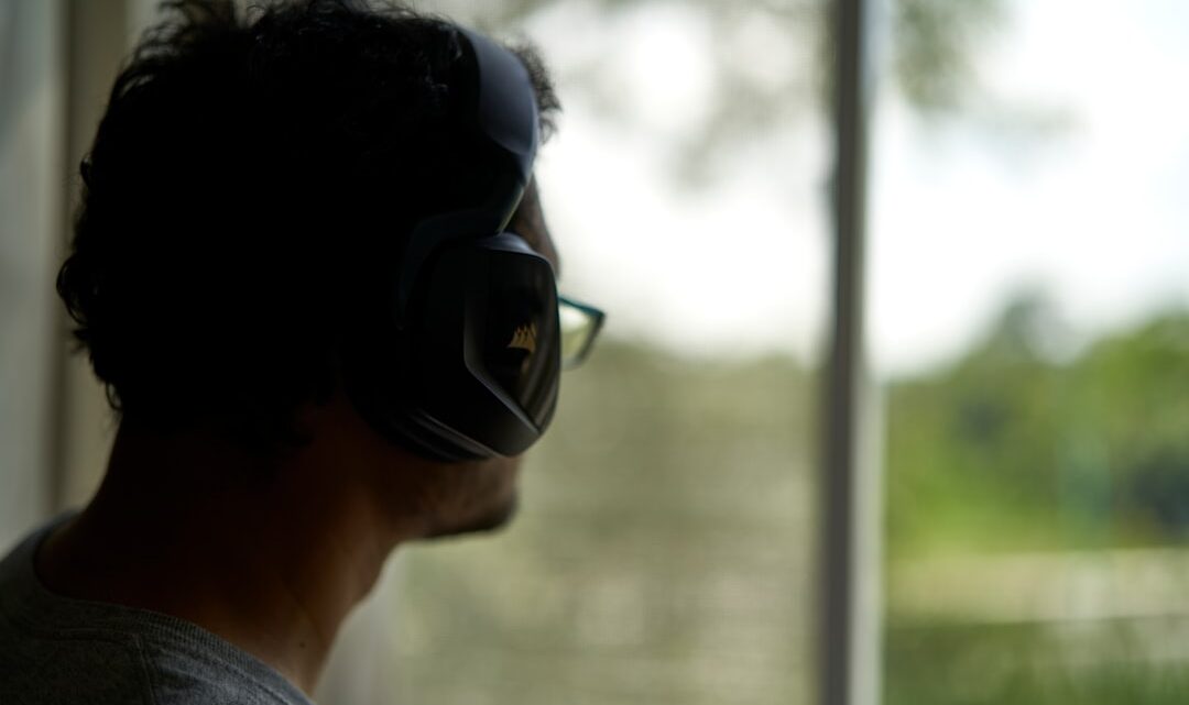 Tworzenie spersonalizowanych audiobooków dla osób niewidomych i niedowidzących z ElevenLabs: Dostępność i etyka w generowaniu treści