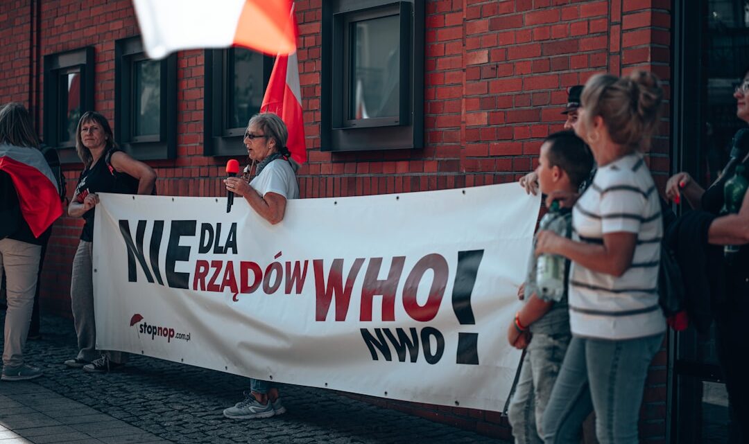 Agent AI do proaktywnego social listeningu: Jak wykrywać trendy, monitorować influencerów i przewidywać kryzysy w mediach społecznościowych w Polsce?