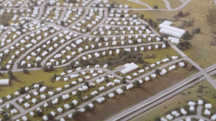 AI w generowaniu realistycznych planów zagospodarowania przestrzennego i wizualizacji urbanistycznych dla samorządów w Polsce (DALL-E, Midjourney, Agent AI)