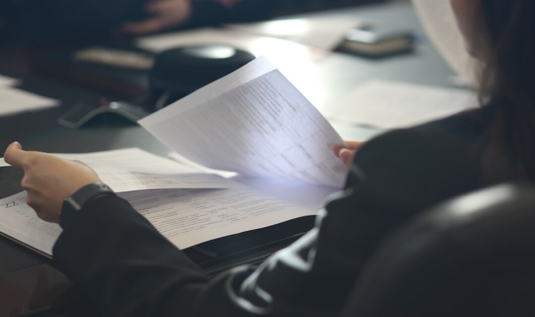 Naprawa problemów z generowaniem spójnych tekstów prawnych w języku polskim: Jak utrzymać styl, terminologię i format w długich dokumentach z Claude AI i Gemini?