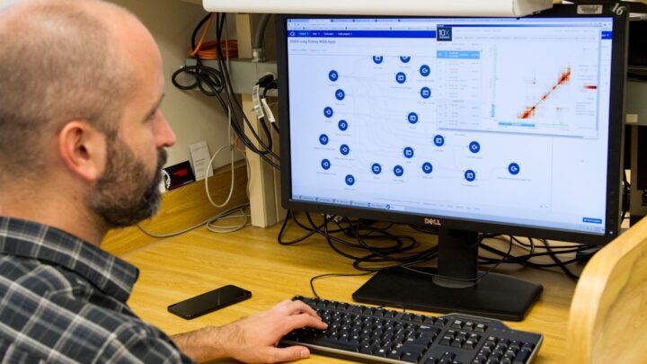 Predykcyjna diagnostyka usterek AI: Jak wykorzystać modele AI do wczesnego wykrywania i zapobiegania awariom sprzętu komputerowego i systemów operacyjnych (dla IT i użytkowników domowych)?