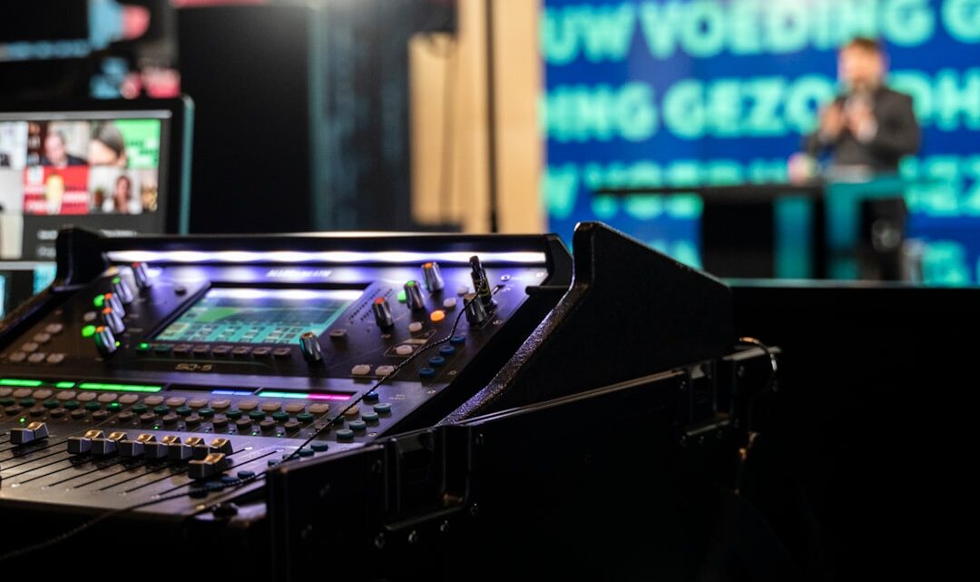 ElevenLabs dla live streamingów i prezentacji: Jak używać syntezy mowy AI do generowania komentarzy na żywo i dynamicznych narracji?