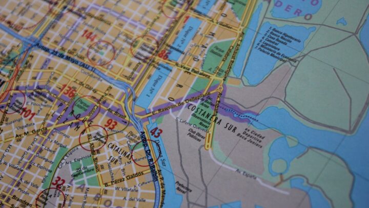 AI w analizie i walidacji danych geolokalizacyjnych dla urbanistyki w Polsce: Jak ChatGPT Vision i Gemini Vision mogą pomóc w weryfikacji planów zagospodarowania przestrzennego i wykrywaniu niezgodności na mapach?