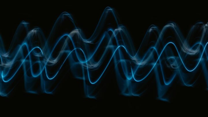 Jak naprawić problem powtarzalności i braku dynamiki w generowanych dźwiękach otoczenia (ambient, ASMR) z ElevenLabs i innych narzędzi AI?