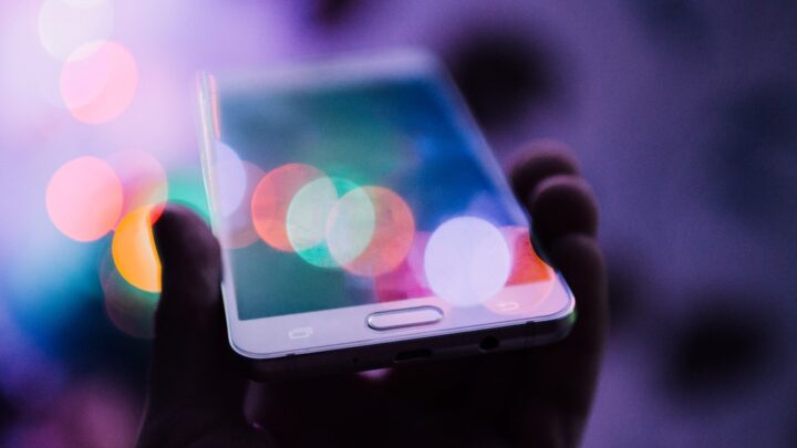 Optymalizacja zużycia baterii przez aplikacje AI na smartfonach: Jak skonfigurować Gemini i inne modele, by działały wydajnie, nie rozładowując telefonu?