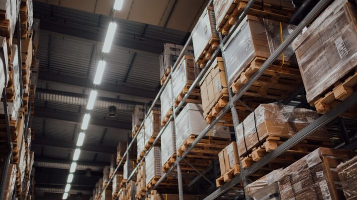 AI w Logistyce: Optymalizacja Magazynów z Vision AI i Agentami AI