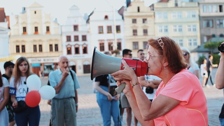 ElevenLabs: Gwarancja Autentycznych Polskich Dialektów AI